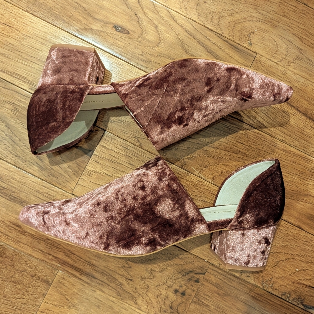 Intentionally Blank Perf Velvet Heels - Picture 7 of 10